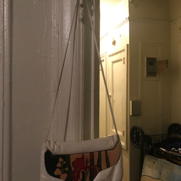 AMAZING VINTAGE COLLECTIBLE MOON BAG - Picture 2 of 6